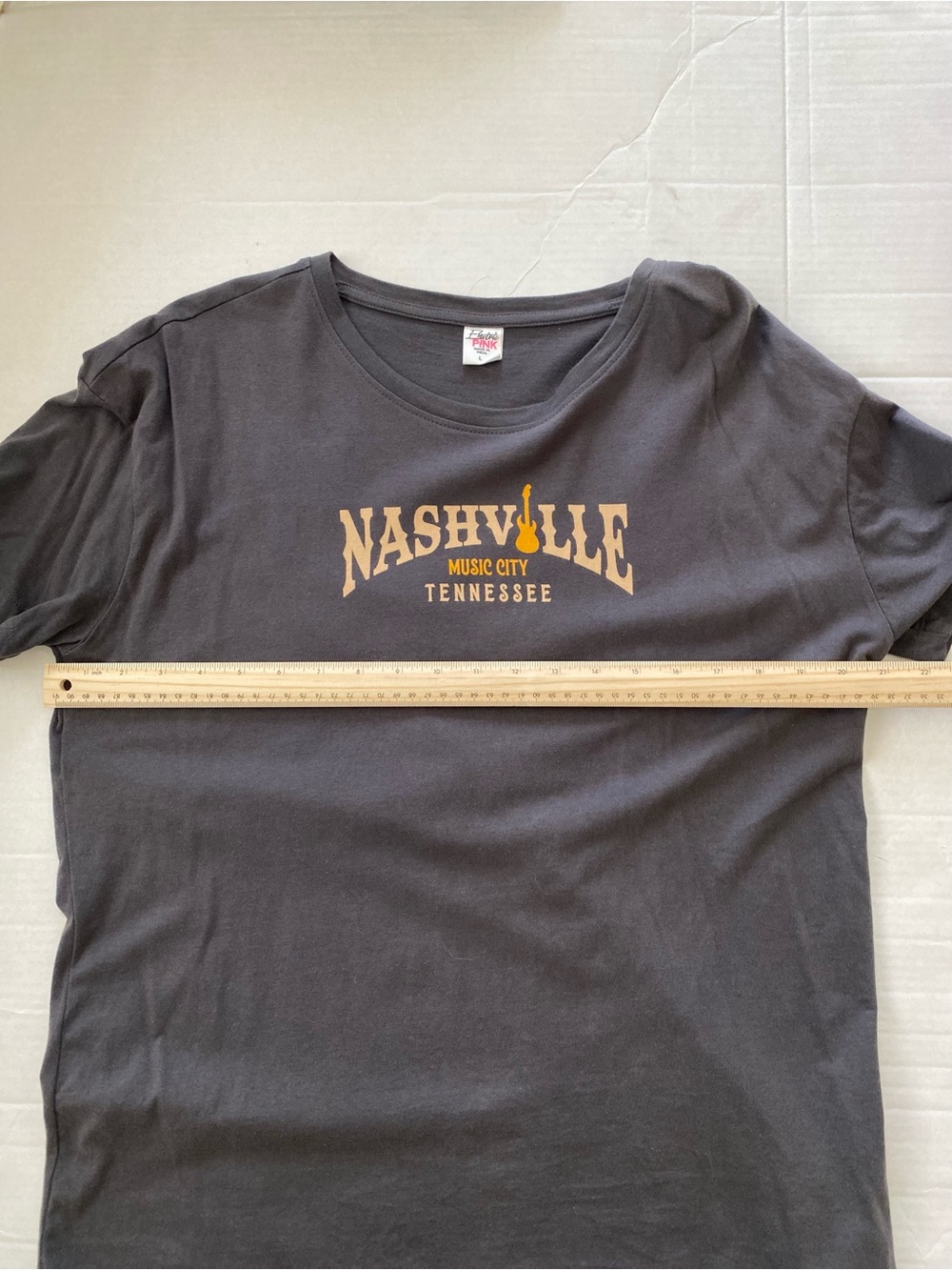 Nashville Music City Tennessee Guitar with Wings Graphic Tee - Size Large - Picture 5 of 8